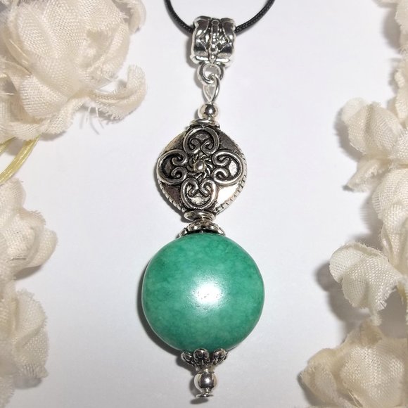 wvluckygirl Jewelry - Necklace Pendant Beaded Green & Silver Jewelry Gift Idea for Her Necklace A111